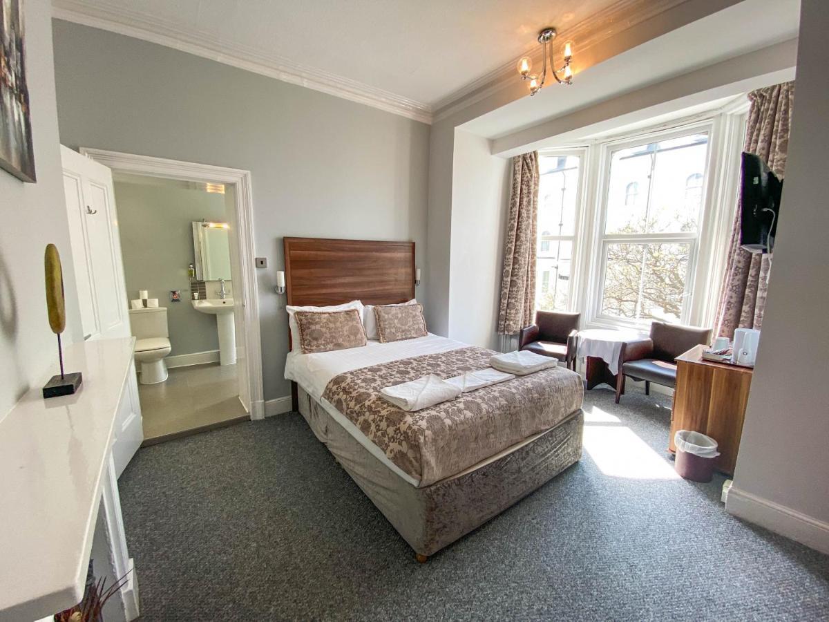 The Broadway Hotel Llandudno Bagian luar foto