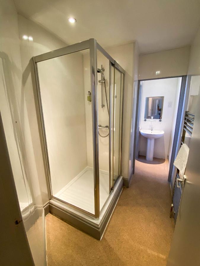 The Broadway Hotel Llandudno Bagian luar foto