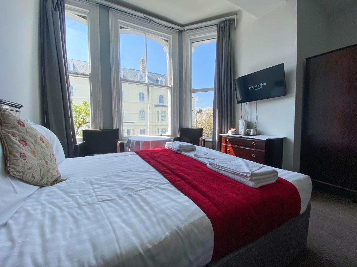 The Broadway Hotel Llandudno Bagian luar foto