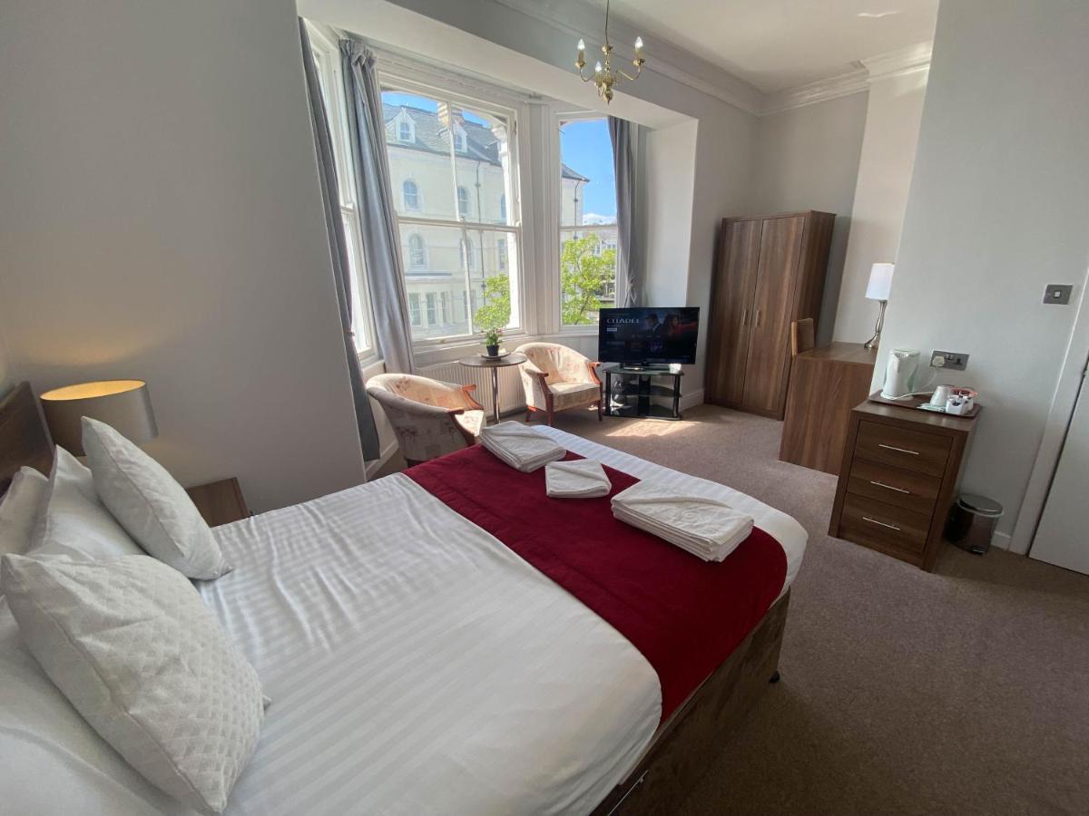 The Broadway Hotel Llandudno Bagian luar foto