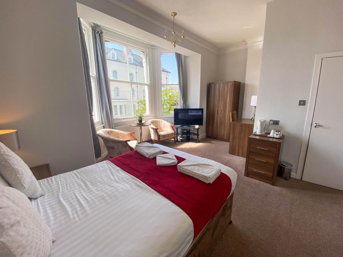 The Broadway Hotel Llandudno Bagian luar foto