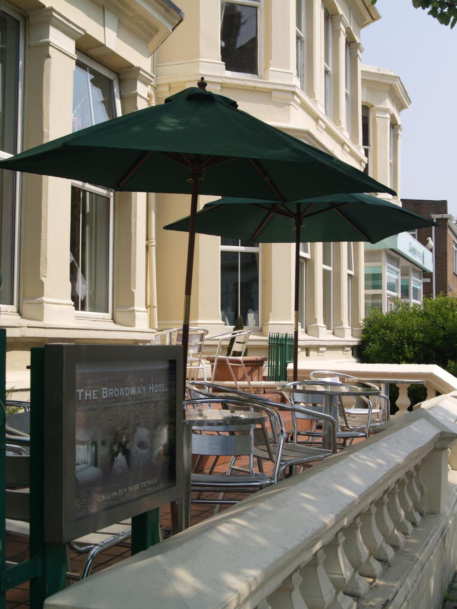 The Broadway Hotel Llandudno Bagian luar foto