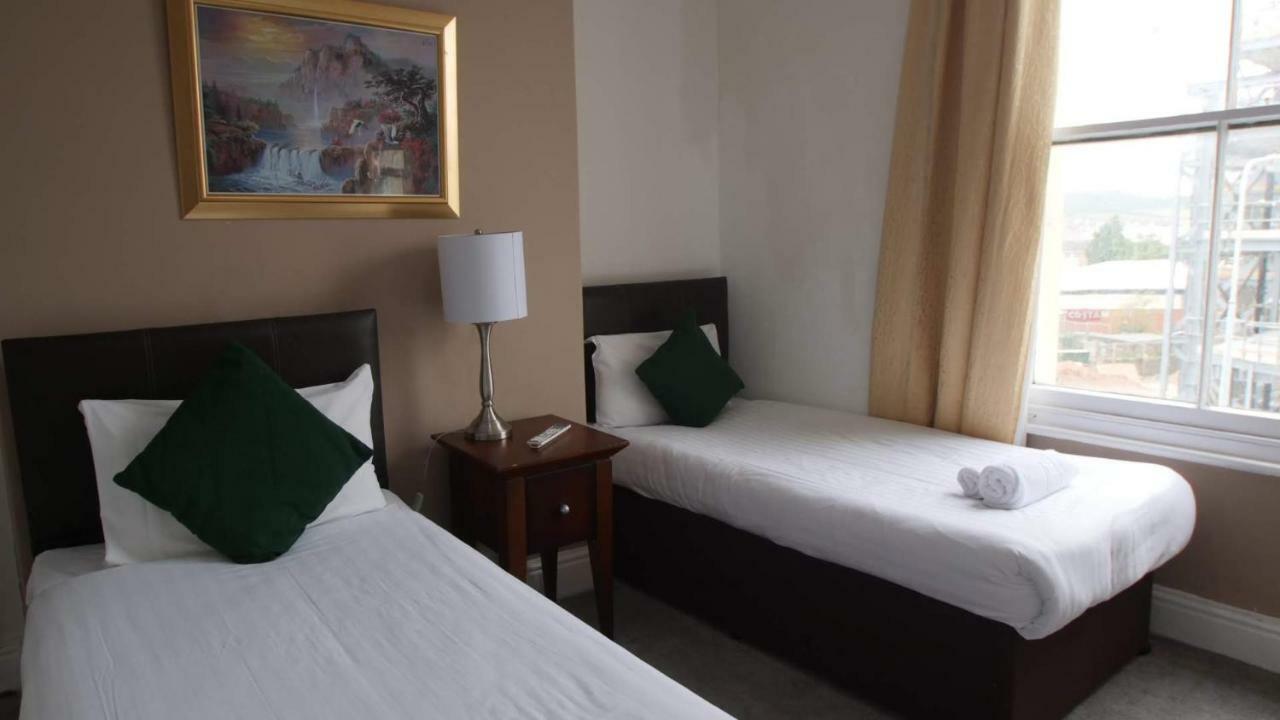 The Broadway Hotel Llandudno Bagian luar foto