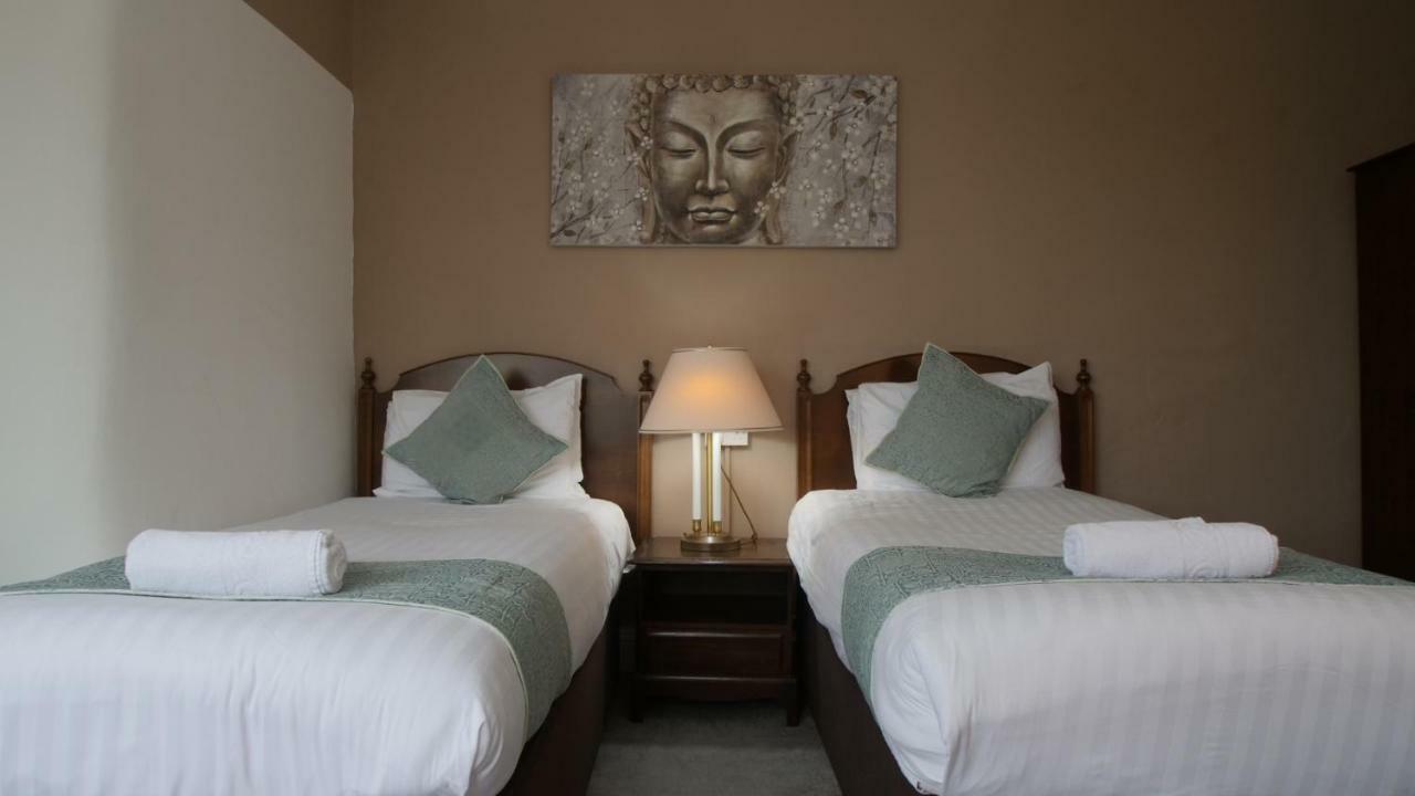 The Broadway Hotel Llandudno Bagian luar foto