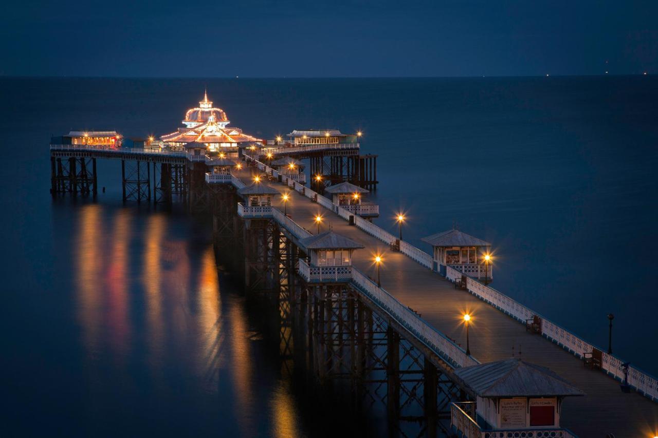The Broadway Hotel Llandudno Bagian luar foto